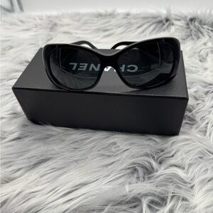 CHANEL Elegant Black Sunglasses for Women